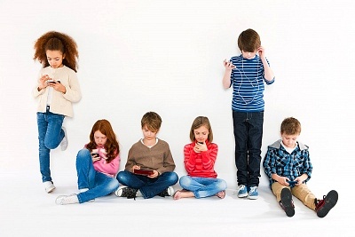 Kids to gadgets: not advisable – VERBUM